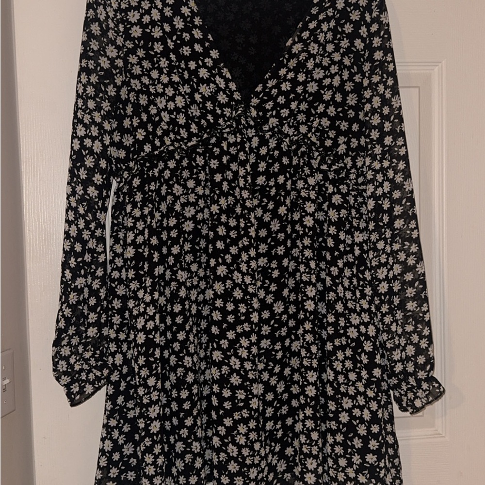 Black Floral Long Sleeve Dress - White Daisy Print